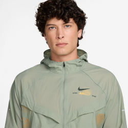 NIKE Stride UV-Repel Laufjacke Herren