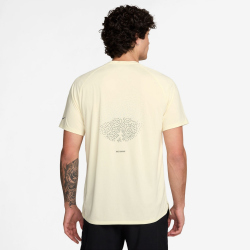NIKE Stride Dri-FIT ADV Laufshirt Herren 113 - coconut...