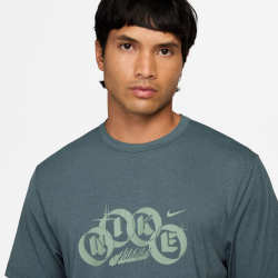 NIKE Hyverse Dri-FIT Fitness T-Shirt Herren 382 - mineral...