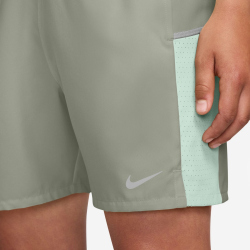 NIKE Miler Dri-FIT Laufshorts Kinder 304 - spruce fog/barely green/reflective silv M (137-147 cm)
