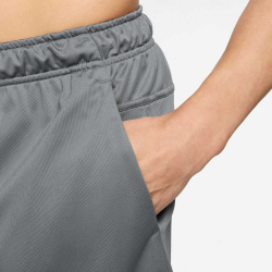 NIKE Totality Dri-FIT 7" Shorts Herren 084 - smoke...