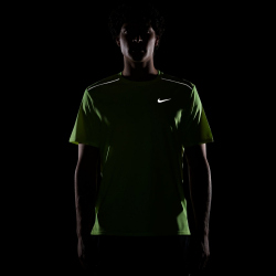 NIKE Miler Dri-FIT UV-Repel Laufshirt Herren 737 - volt...