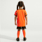 NIKE Niederlande Stadium Heim-Minikit 2025/26 Kinder 809 - hyper crimson/black S (104-110 cm)