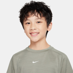 NIKE Multi Dri-FIT T-Shirt Kinder 304 - spruce fog/silver sage/htr/white M (137-147 cm)