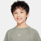 NIKE Multi Dri-FIT T-Shirt Kinder 304 - spruce fog/silver sage/htr/white M (137-147 cm)