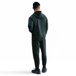 NIKE Totality Slim Vielseitige Trainingshose Herren 390 -...