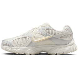 NIKE V5 RNR Sneaker Damen