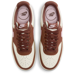 NIKE Court Vision Low Premium Sneaker Damen 004 - soft pearl/pink foam-fauna brown 36.5