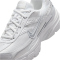 NIKE Initiator Sneaker Damen 100 - white/metallic silver-photon dust 44