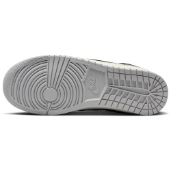 NIKE Air Jordan Skyline Low Sneaker Damen 101 - summit white/black-lt smoke grey-sail 37.5