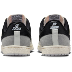 NIKE Air Jordan Skyline Low Sneaker Damen 101 - summit white/black-lt smoke grey-sail 37.5