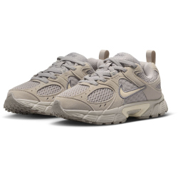 NIKE V5 Runner Suede Sneaker Kinder 201 - moon particle/lt orewood brn 28