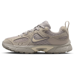 NIKE V5 Runner Suede Sneaker Kinder 201 - moon particle/lt orewood brn 28