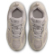 NIKE V5 Runner Suede Sneaker Kinder 201 - moon particle/lt orewood brn 28