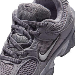 NIKE V5 Runner Suede Sneaker Kinder 001 - pencil point/atmosphere grey 31