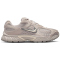 NIKE V5 RNR Sneaker Damen 201 - moon particle/lt orewood brn 39