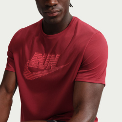 NIKE Miler Dri-FIT UV-Repel Run Engery Laufshirt Herren 641 - team crimson/lt crimson S