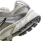 NIKE V5 RNR Sneaker Damen 301 - spruce fog/summit white-metallic silver 35.5