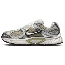 NIKE V5 RNR Sneaker Damen 301 - spruce fog/summit white-metallic silver 37.5