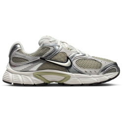 NIKE V5 RNR Sneaker Damen 301 - spruce fog/summit white-metallic silver 37.5