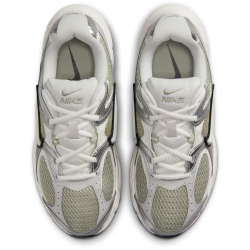 NIKE V5 RNR Sneaker Damen 301 - spruce fog/summit white-metallic silver 37.5