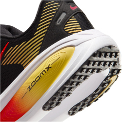 NIKE Vomero 18 Laufschuhe Herren 016 - black/bright crimson-lt crimson 40.5