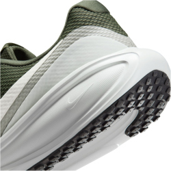 NIKE Revolution 8 Laufschuhe Herren 303 - cargo khaki/sail-spruce aura-spruce fog 40