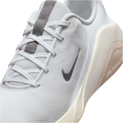 NIKE Bella 7 Fitnessschuhe Damen 109 - white/multi-color-sail-pencil point 36.5