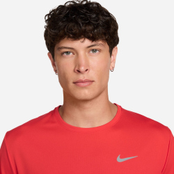 NIKE UV Miler Dri-FIT kurzarm Laufshirt Herren 696 - lt crimson/reflective silv XL