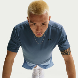 NIKE Dri-FIT Trainingsshirt Herren 493 - diffused...