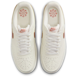 NIKE Court Vision Low-Top Sneaker Damen 119 - sail/mtlc red bronze-rose gold 42.5