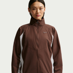 NIKE Sportswear Woven Trainingsjacke Damen 216 - lt chocolate/photon dust XS