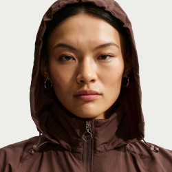 NIKE Sportswear Woven Trainingsjacke Damen 216 - lt chocolate/photon dust XS