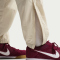NIKE Sportswear Club Trainingshose Herren 229 - lt khaki/black/black XS
