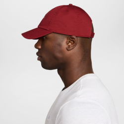 NIKE Club Futura Wash Cap 613 - team crimson/white M/L