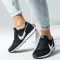 NIKE Venture Runner Sneaker Herren black/white/black 39