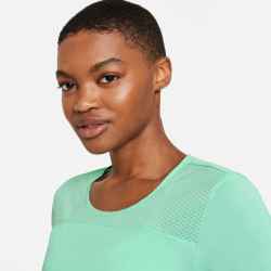 NIKE Miler Run Division Laufshirt Damen