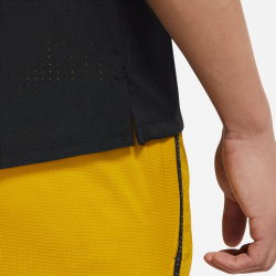 NIKE Miler Run Division Laufshirt Herren black/black/reflective silv S