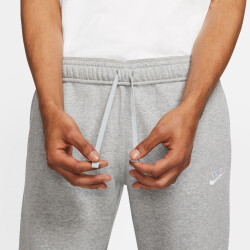 NIKE Sportswear Club Fleece Jogginghose Herren dk grey heather/matte silver/white L