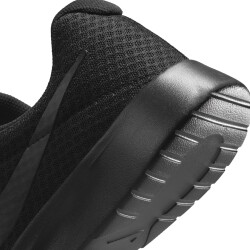 NIKE Tanjun Sneaker Herren black/black-barely volt 43