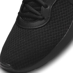 NIKE Tanjun Sneaker Herren black/black-barely volt 43