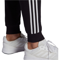 adidas Essentials Fleece Fitted 3-Streifen Trainingshose...