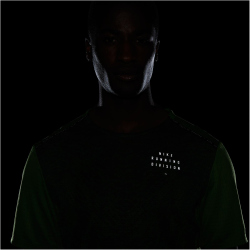 NIKE Dri-FIT Run Division Rise 365 kurzarm Laufshirt Herren chlorophyll/reflective silv M