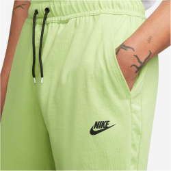 NIKE Sportswear leichte Strickshorts Herren vivid green/black/black M