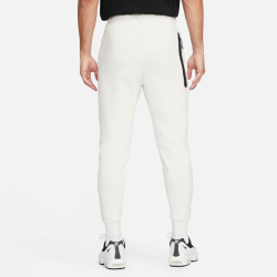 NIKE Sportswear Tech Fleece Jogginghose Herren...