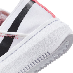 NIKE Court Vision Alta Plateau Sneaker Damen