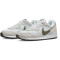 NIKE Venture Runner Sneaker Herren 101 - summit white/medium olive-black-white 39