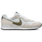 NIKE Venture Runner Sneaker Herren 101 - summit white/medium olive-black-white 39