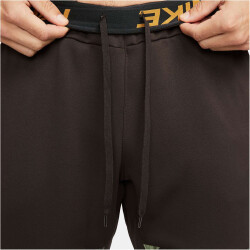 NIKE Therma-FIT Camouflage Tapered Trainingshose Herren...
