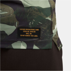 NIKE Pro Dri-FIT Slim Camouflage kurzarm Trainingsshirt Herren 220 - velvet brown/coconut milk M